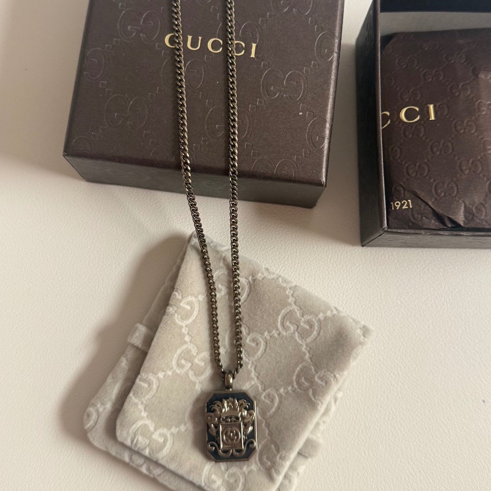 Gucci Necklace with Pendant /Broach Look